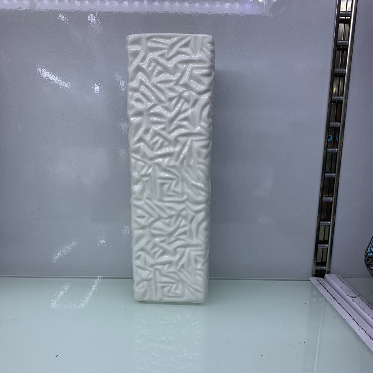 Small square bottle No. 4