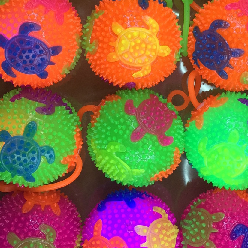 哨子球枫叶月亮卡通哨子球图