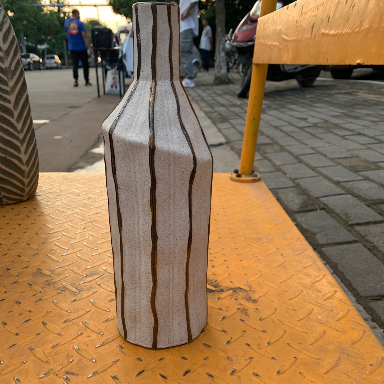 Small-mouthed flower arrangements