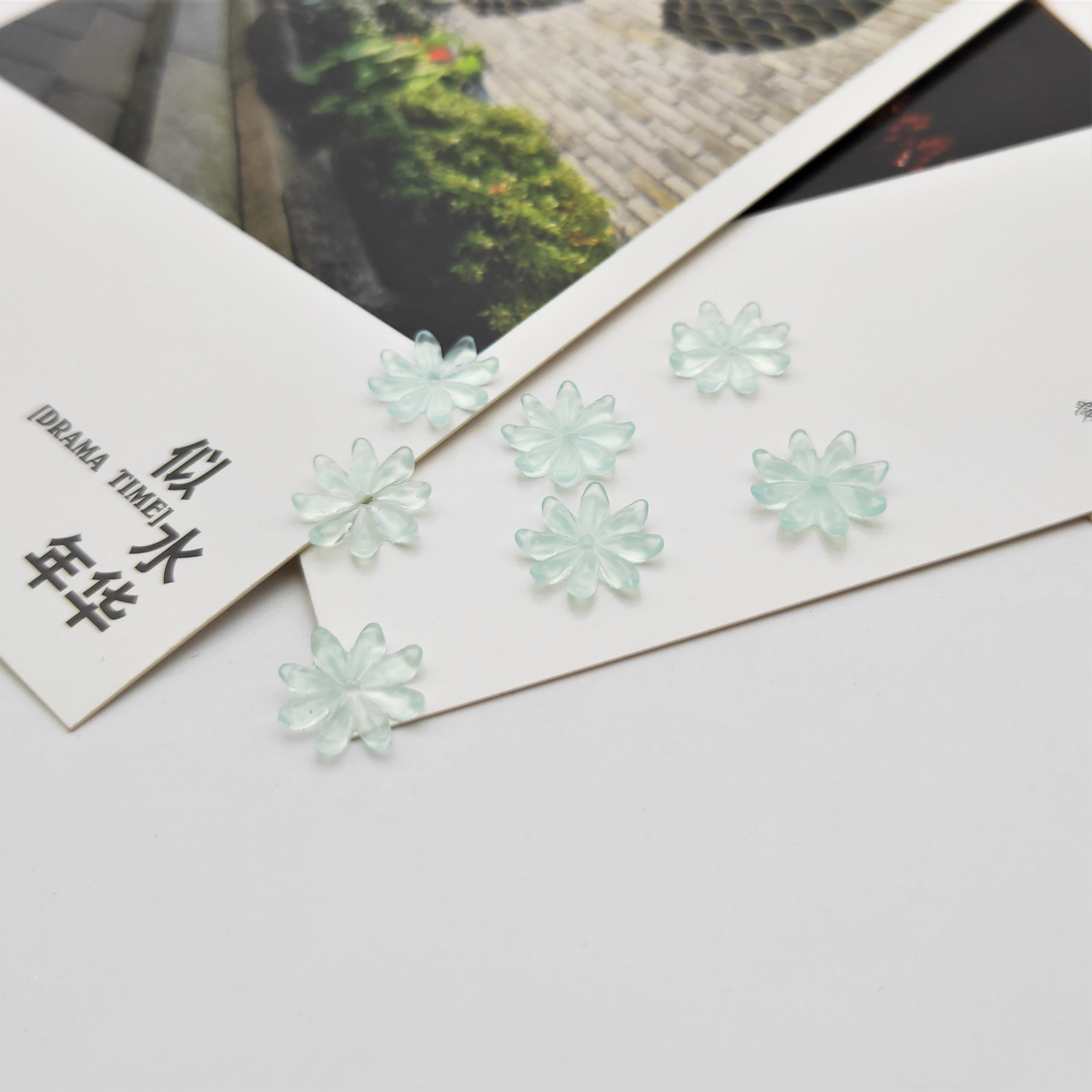 Resin imitation shell flower 11mm eight-petal Daisy flower creative handcrafted diy ancient-style Hanfu hairpin accessory detail image 1