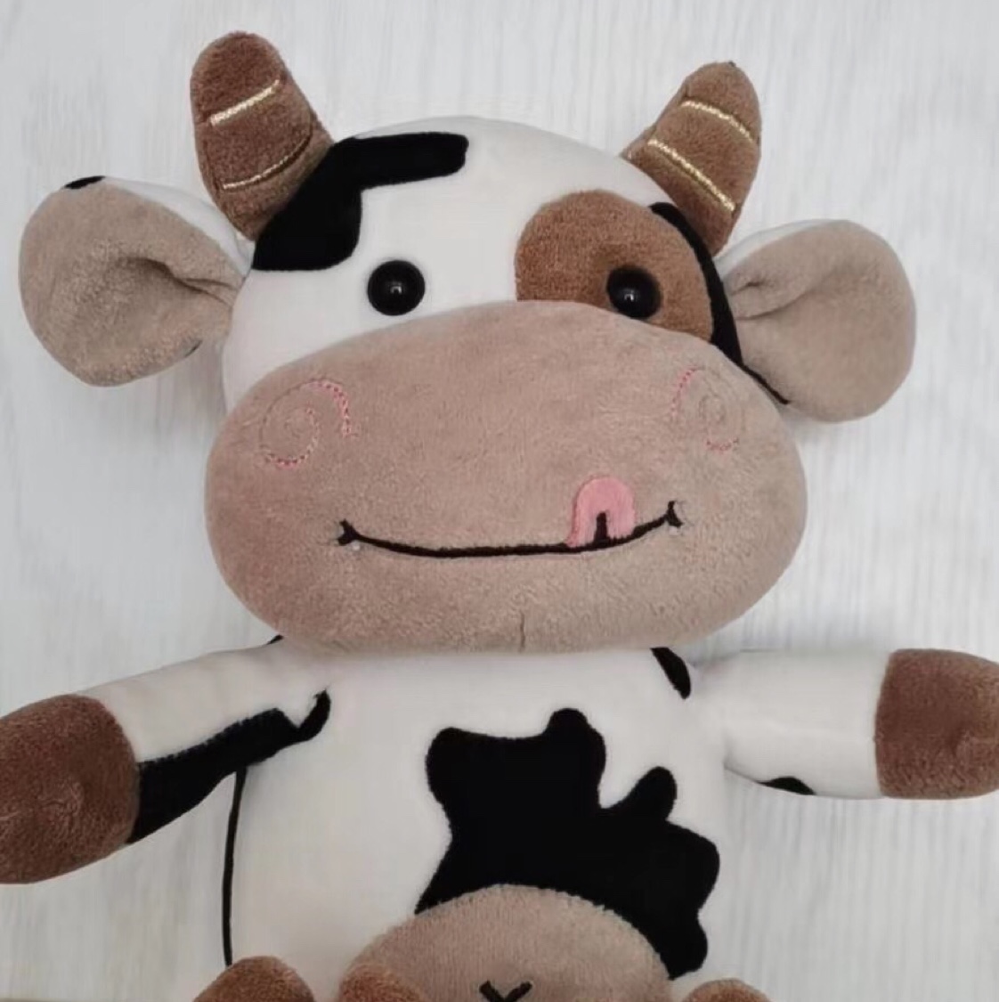 毛绒公仔 奶牛细节图