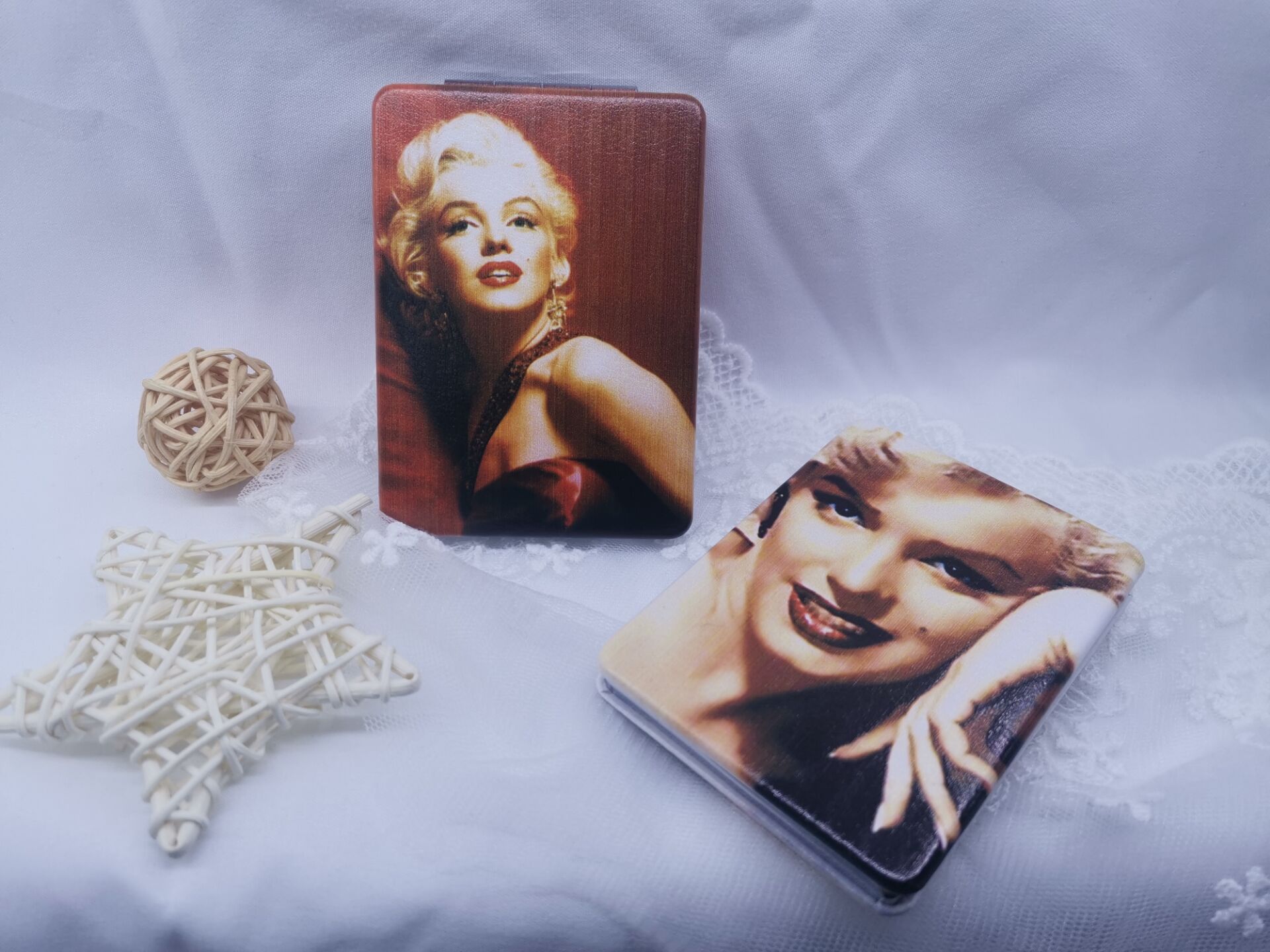 双面皮革带钻化妆镜女生宿舍小镜子随身时尚化妆镜便携折叠方镜