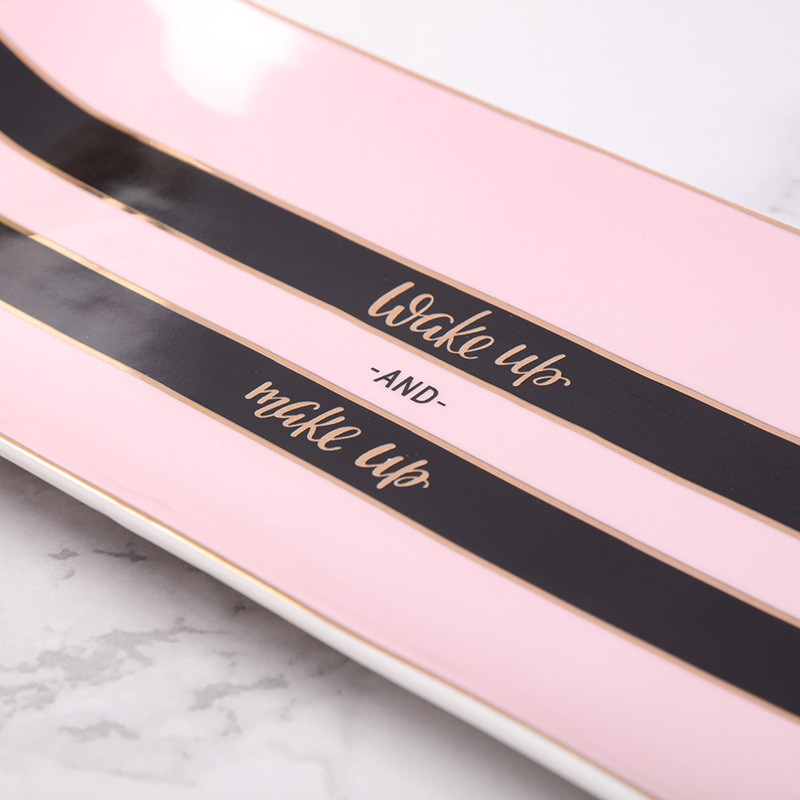 Factory direct sales of new textured ceramic jewelry plates, rectangular striped fruit plates, home and hotel decoration plates, August ceramics Specification image