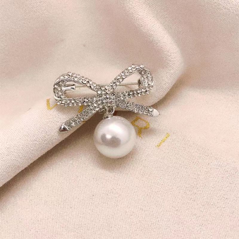 Bow 🎀 imitation pearl hundred match brooch for women