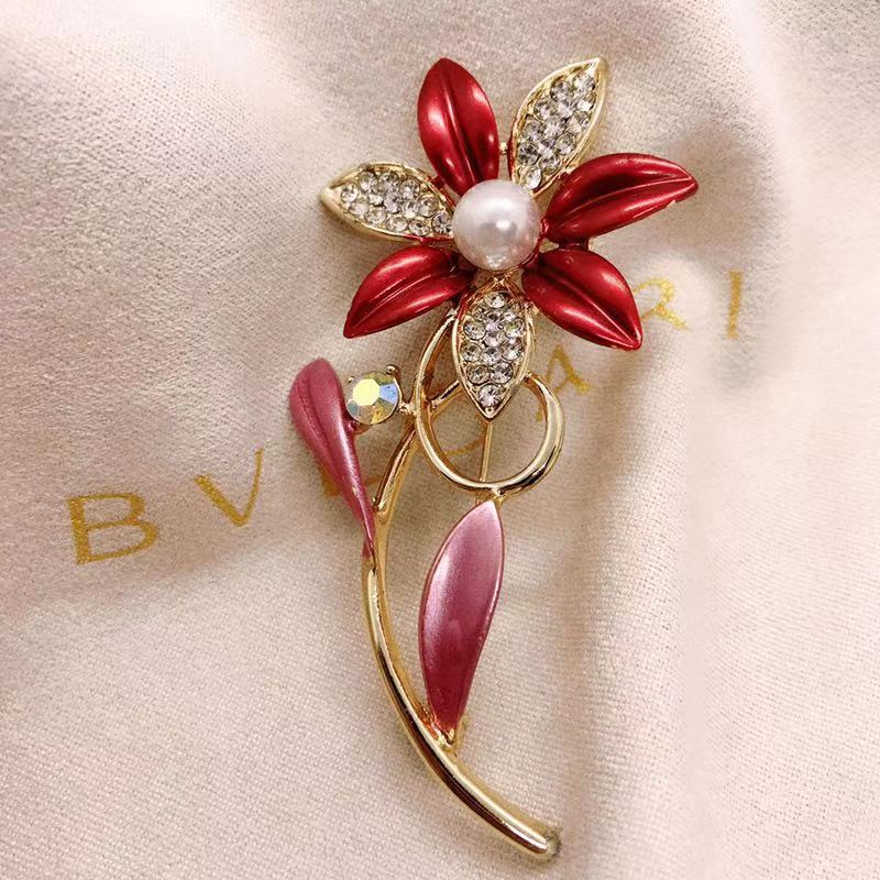Fancy painted pearl brooch for women