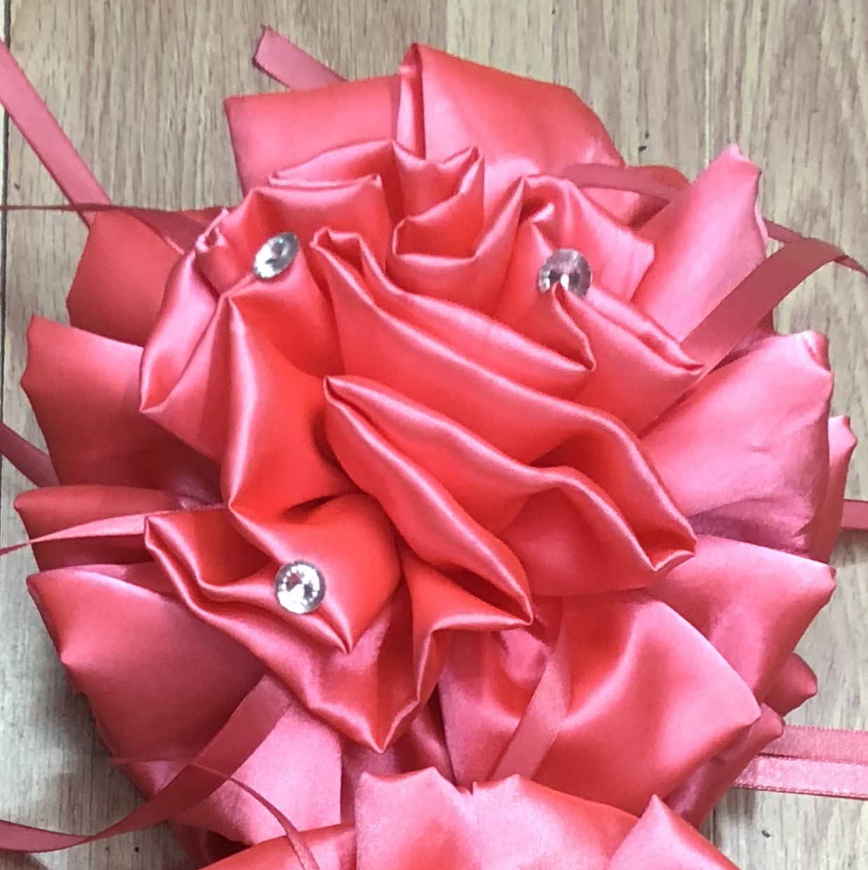 Three diamond color cloth flower claw thumbnail