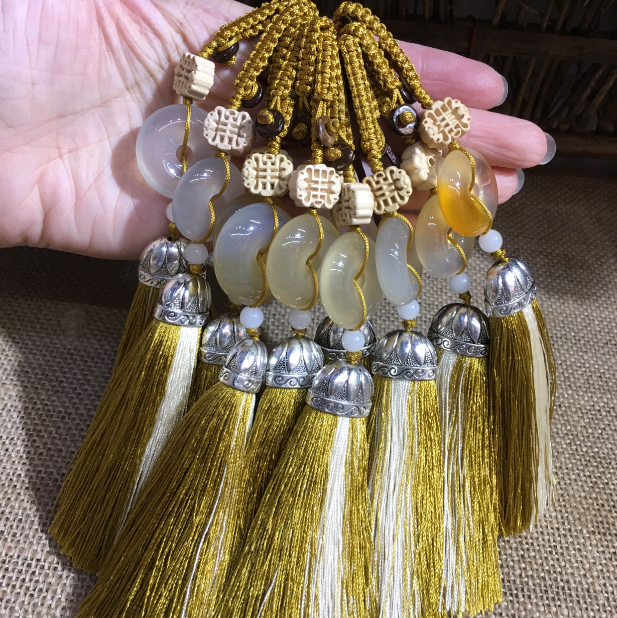 Chalcedony peace keychain Application Scenario