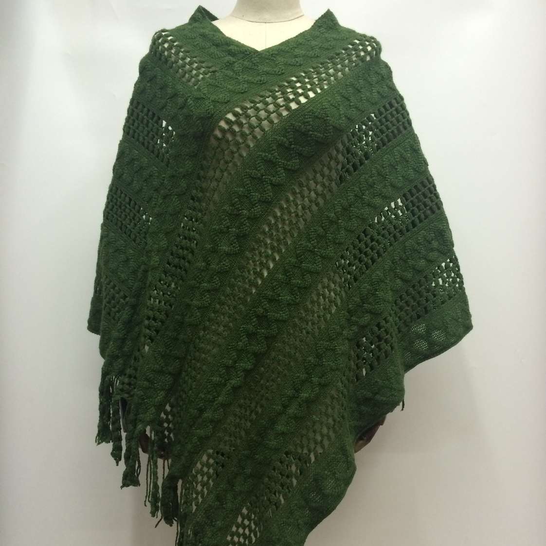 Mesh checkered shawl