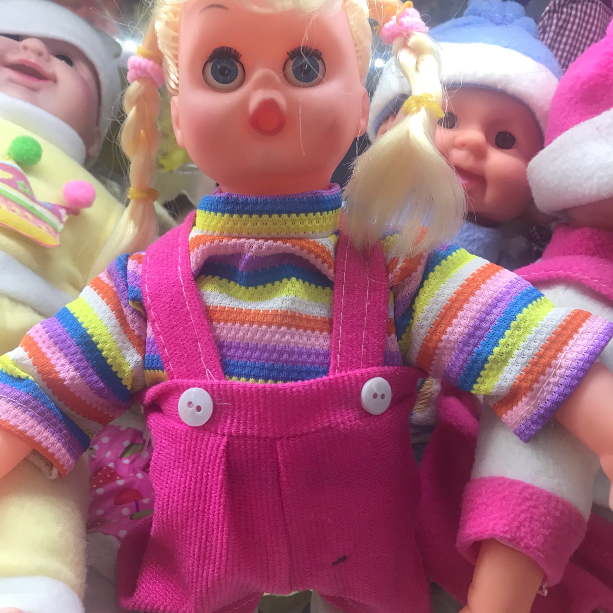 Wholesale of walking dolls, children's toys, sound walking toys