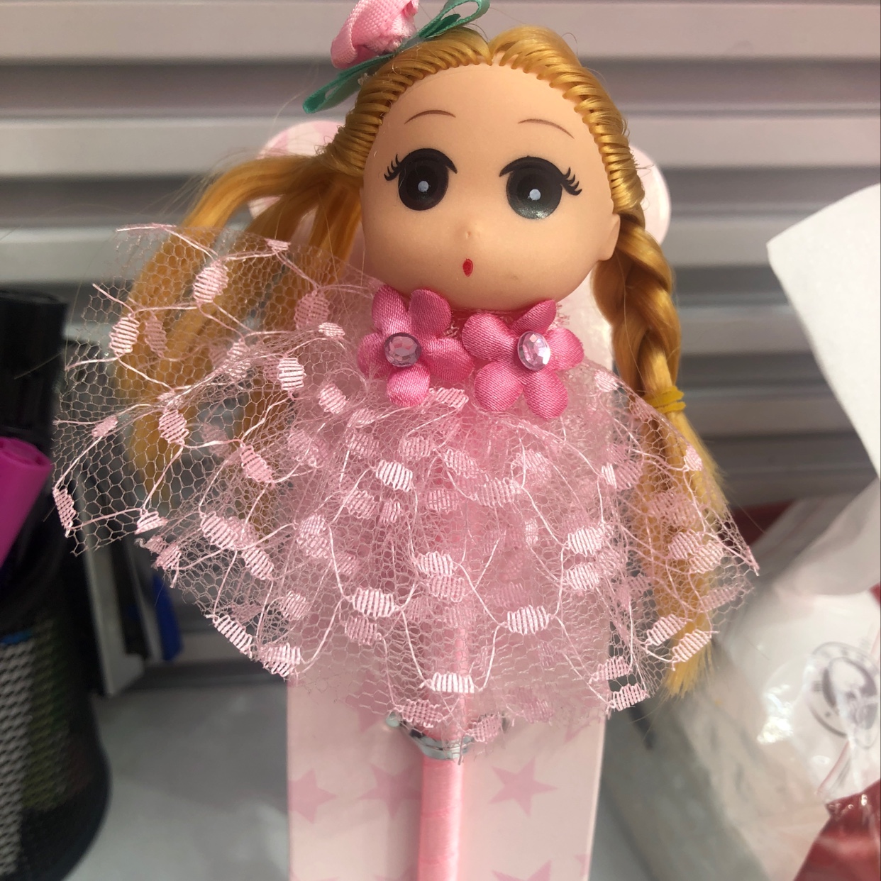 Two little flower pen dolls details Picture