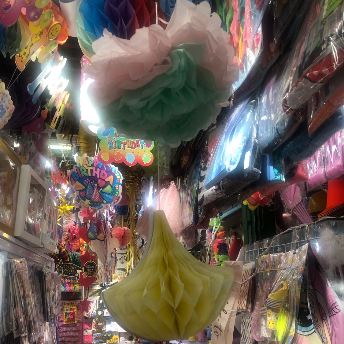 Wholesale of paper flower and latte art party supplies 01