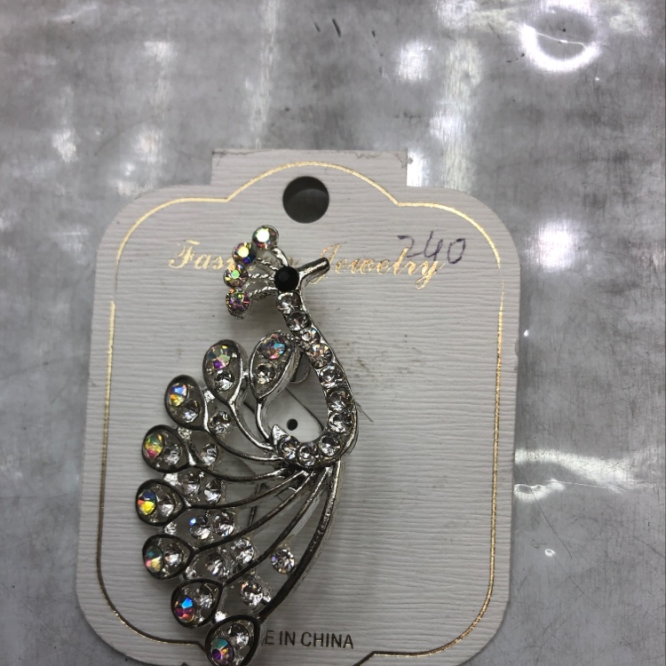 28 a brooch thumbnail