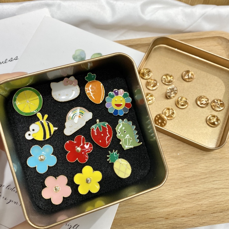 合金滴油胸针白底实物图