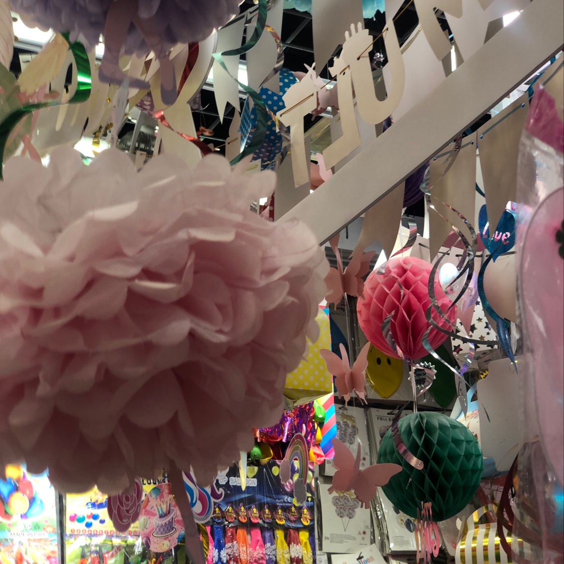 Wholesale of paper flower and latte art party supplies 01 Item Picture