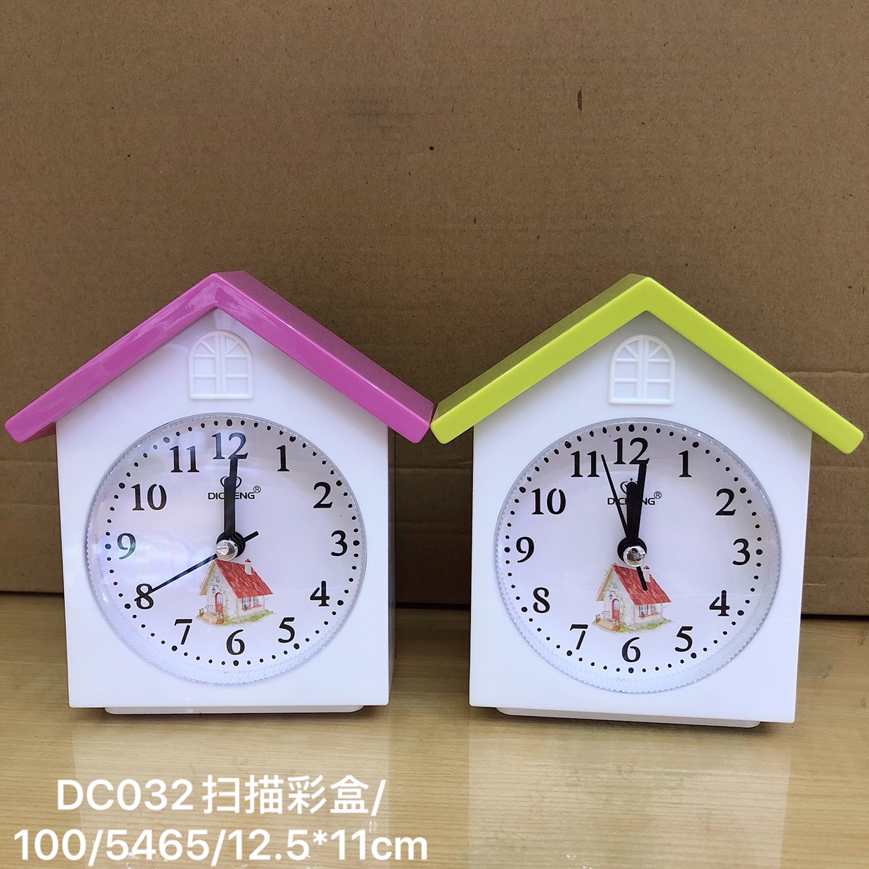 时尚礼品房屋闹钟精品店十元店货源 可爱卡通超静音小座钟