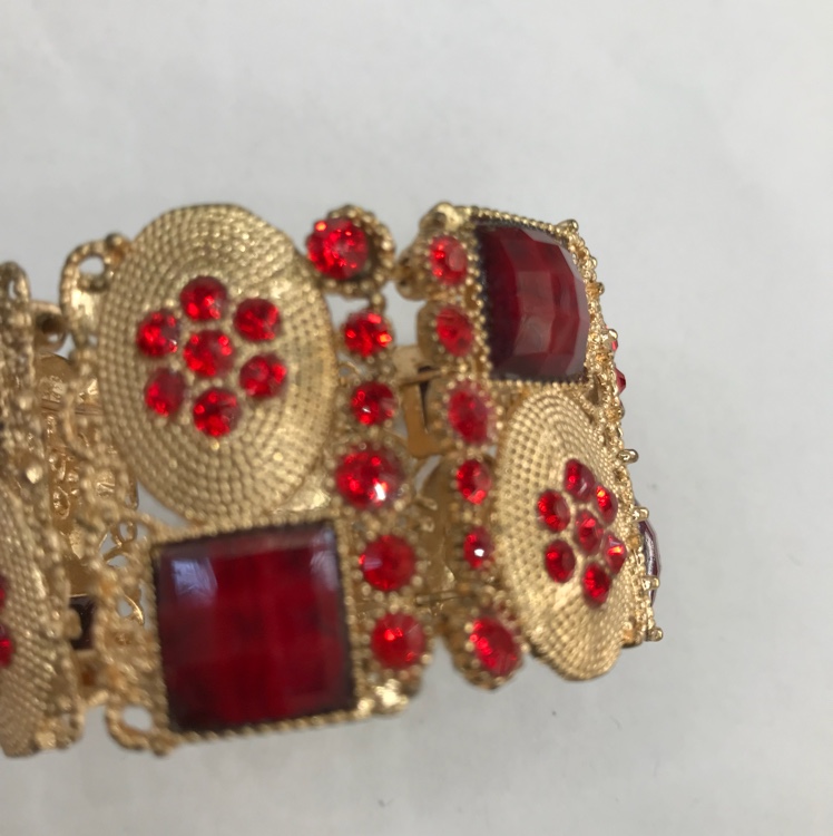 Square bracelet resin multi-diamond, a best-selling jewelry item for export to Europe and America details Picture