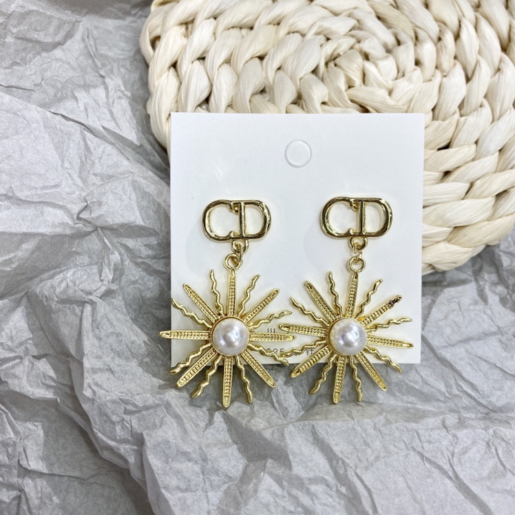 Sunflower earrings with gold pearl heart thumbnail