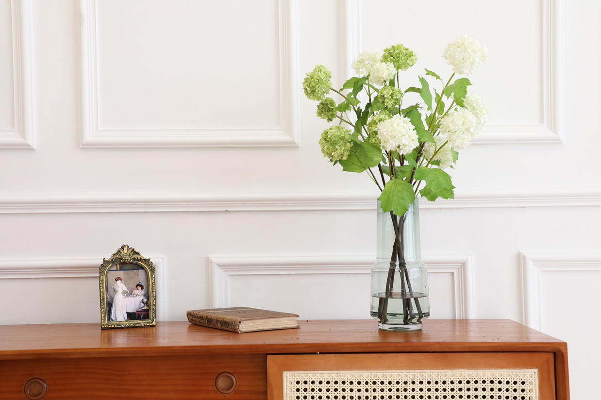 Colored rimmed glass vase