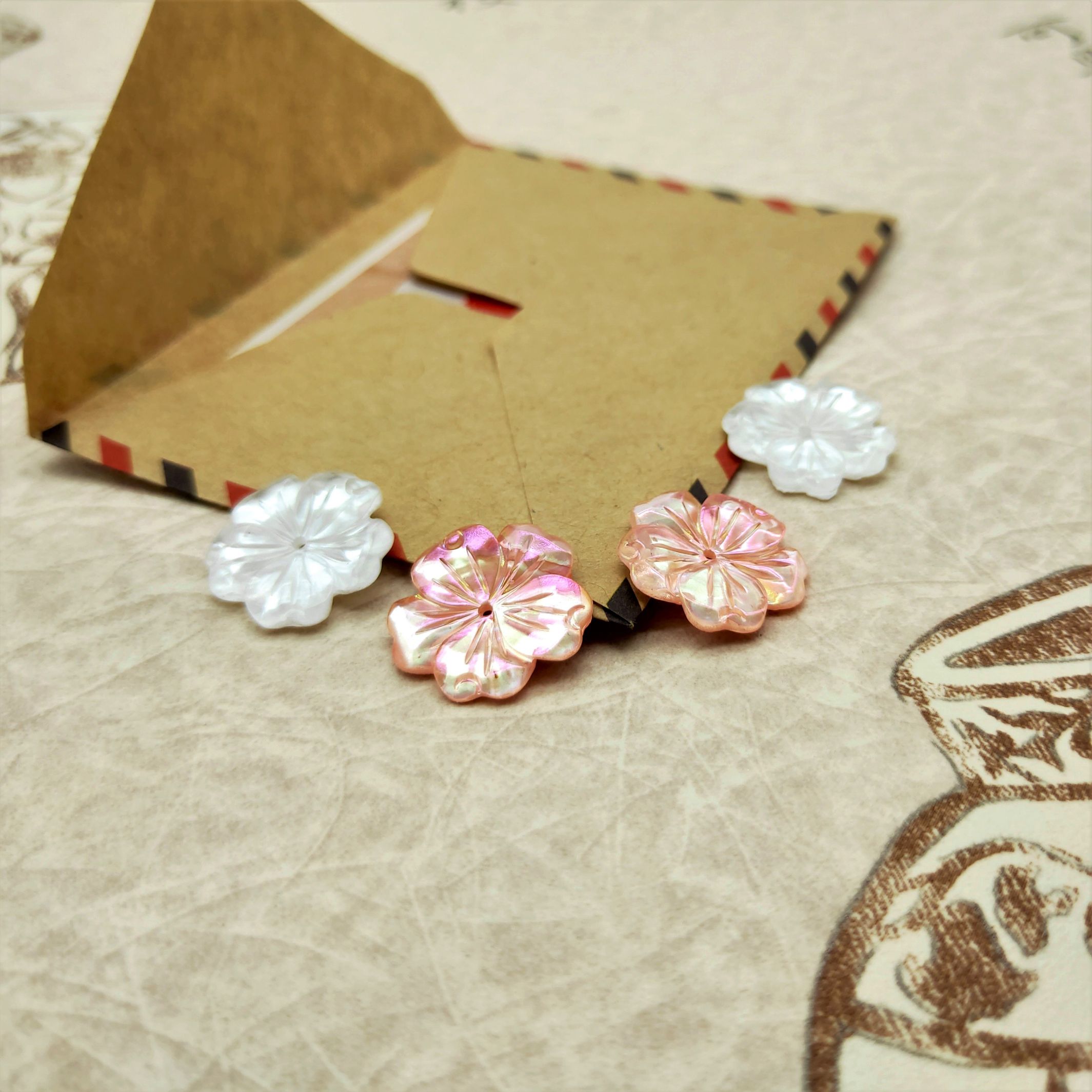 In-stock resin five-petal imitation shell flower cloud curly handcrafted DIY hairpin, step shake ancient style handcrafted material details Picture