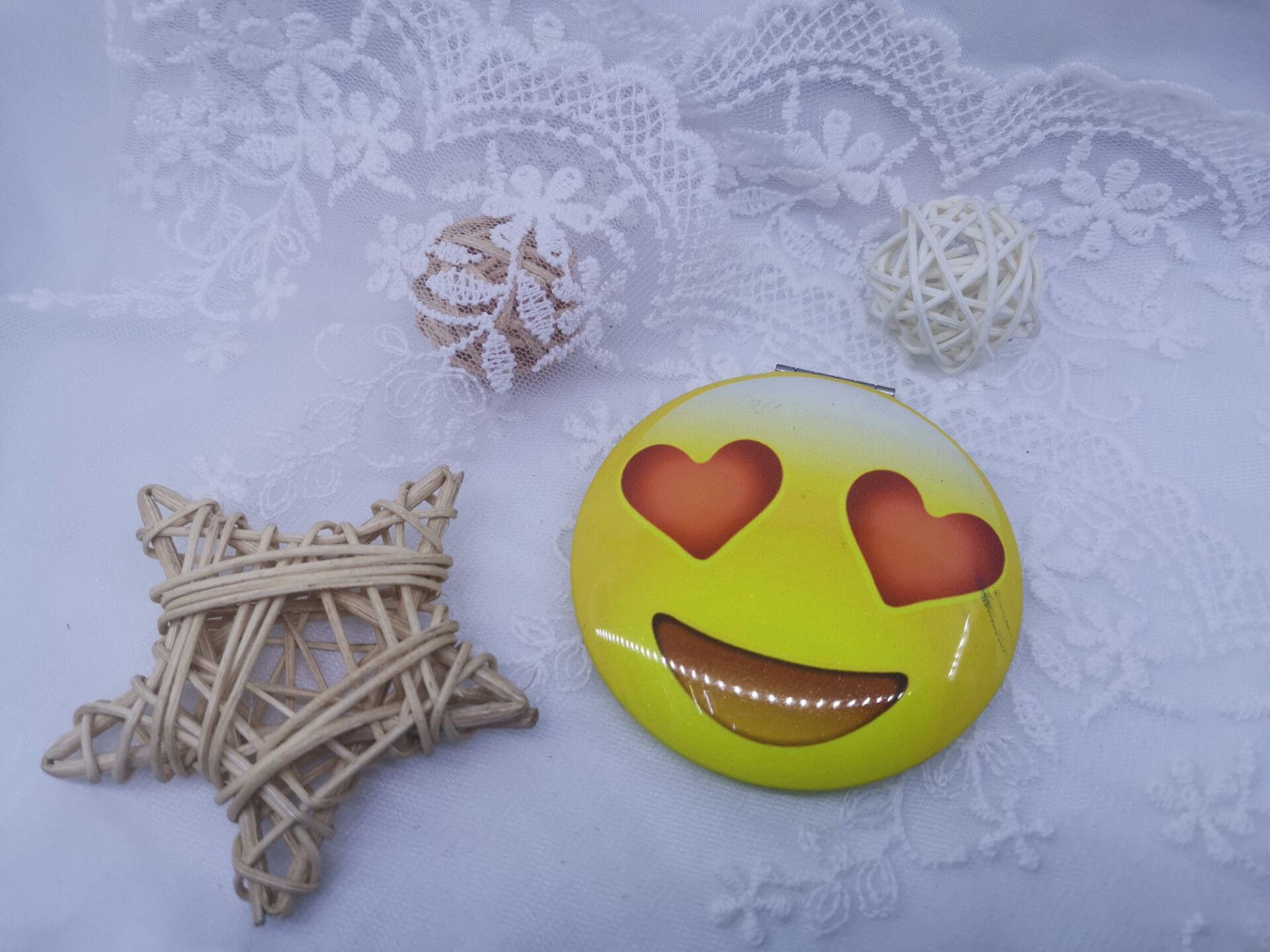 创意新款随身便携铝镜公主镜双面笑脸折叠补妆可爱小镜子口袋镜