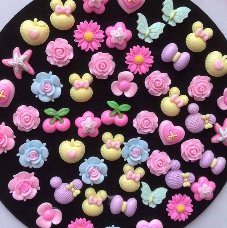 Bright powder mixed resin accessories thumbnail