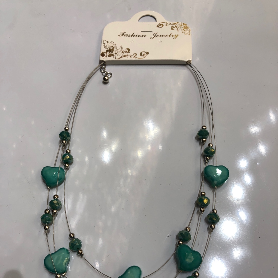 Heart-shaped crystal necklace details Picture