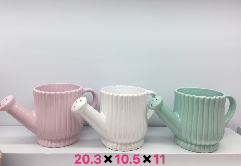 Watering can flowerpots are sold in bulk by the box