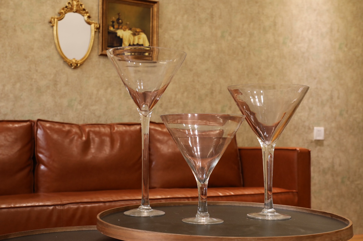 High-footed glass cup manufacturers wholesale high-footed glass cups