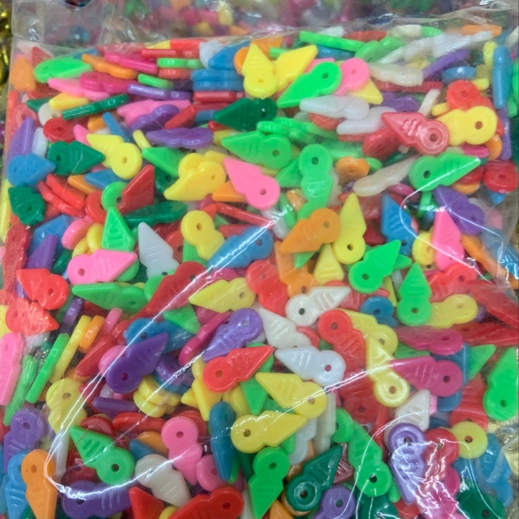 Plastic hanging pieces thumbnail