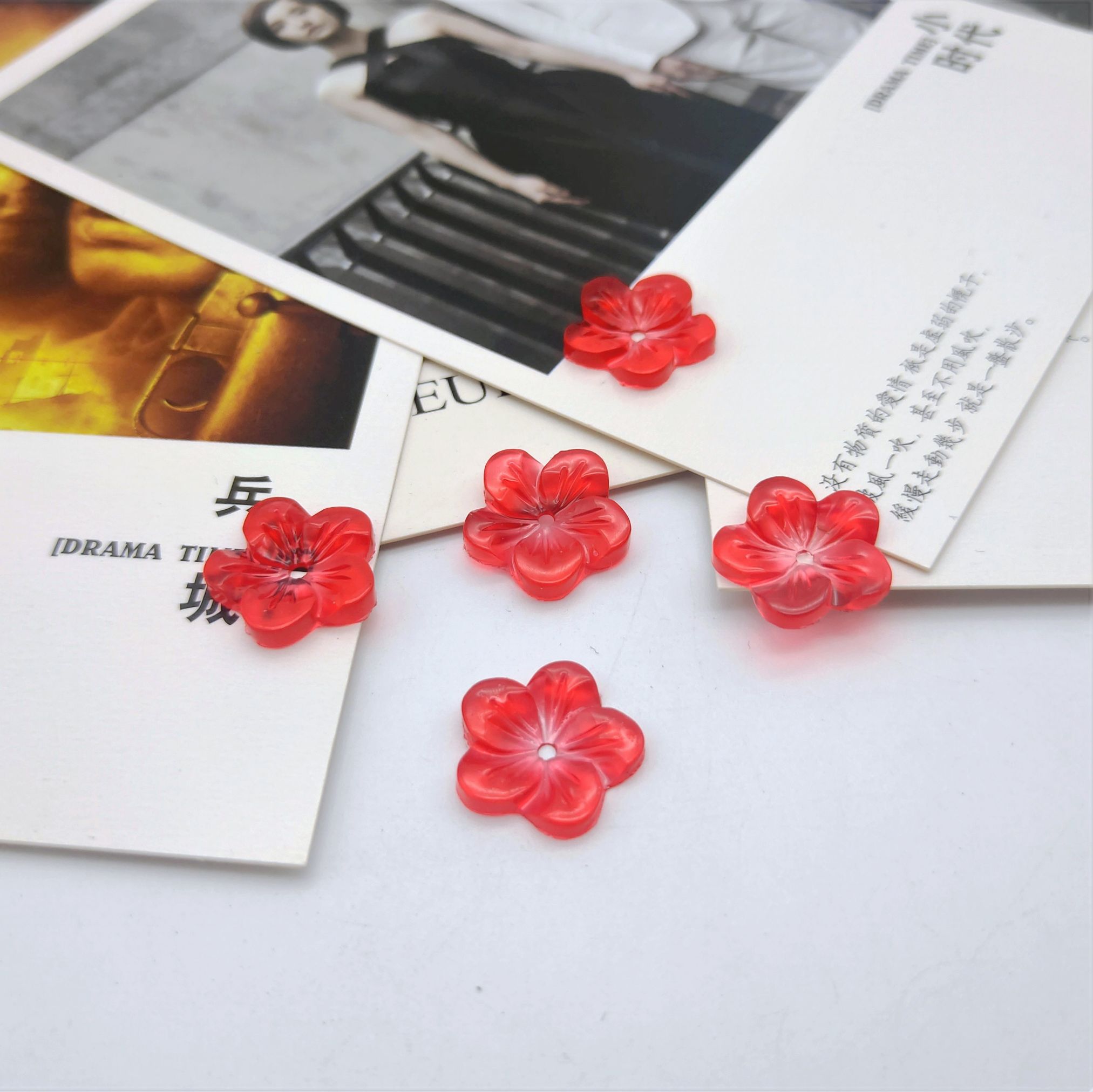 Resin flower five-petal imitation shell plum blossom handcrafted diy hairpin, step shaking hair crown, Hanfu element accessories Application Scenario