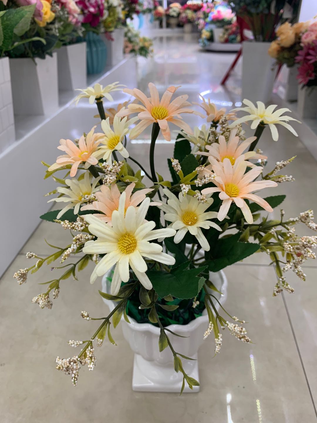 Living room artificial flowers, artificial flower tea table ornaments, bedroom decoration, 7-pronged princess chrysanthemum wholesale detail image 3