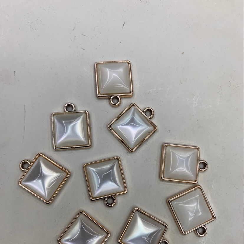Cat's eye stone square