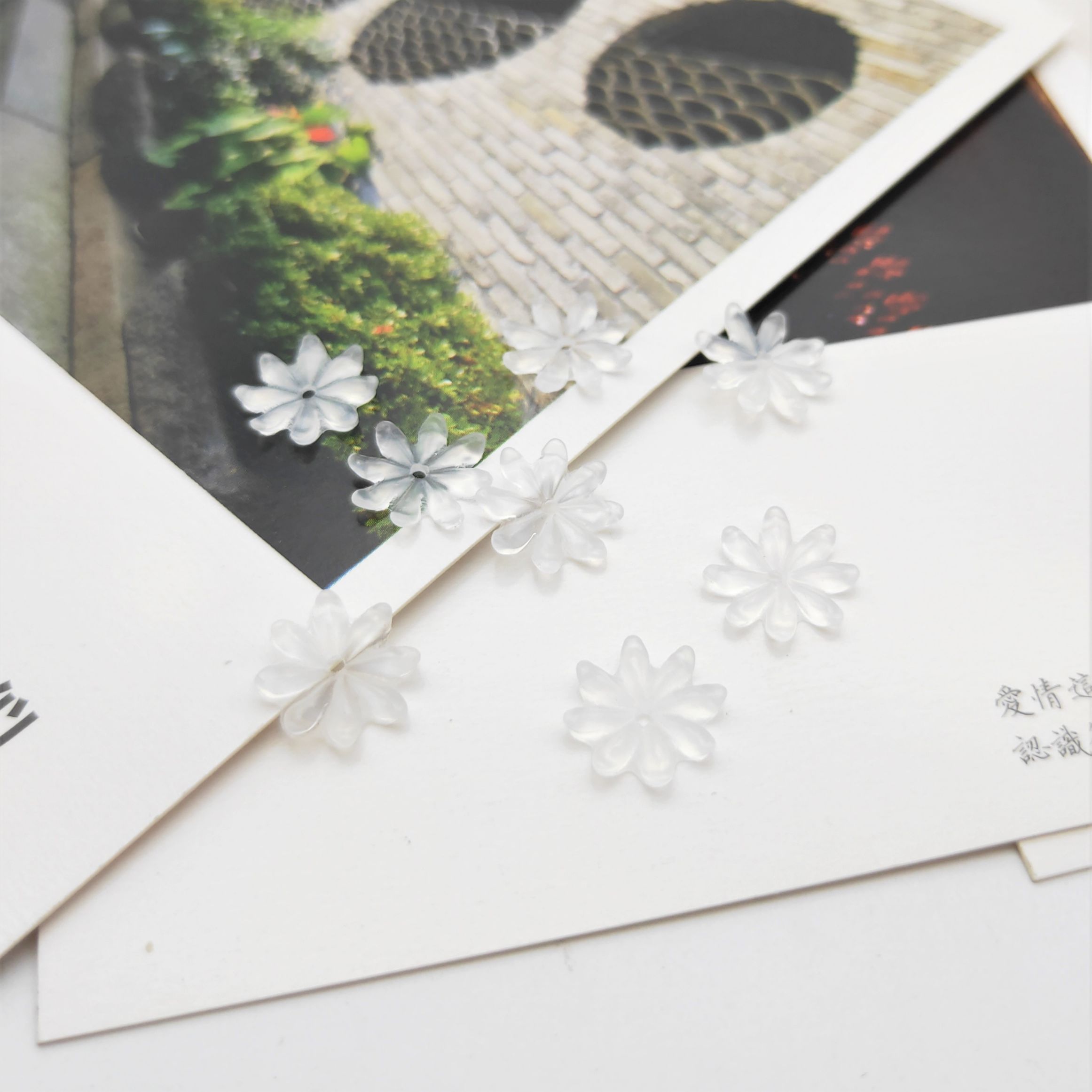 Resin imitation shell flower 11mm eight-petal Daisy flower creative handcrafted diy ancient-style Hanfu hairpin accessory Item Picture