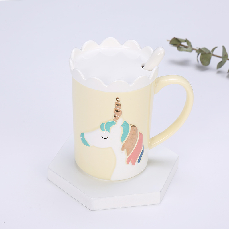 New creative cartoon mugs with spoon LIDS, ceramic coffee cups, cute office household water cups, custom wholesale Application Scenario
