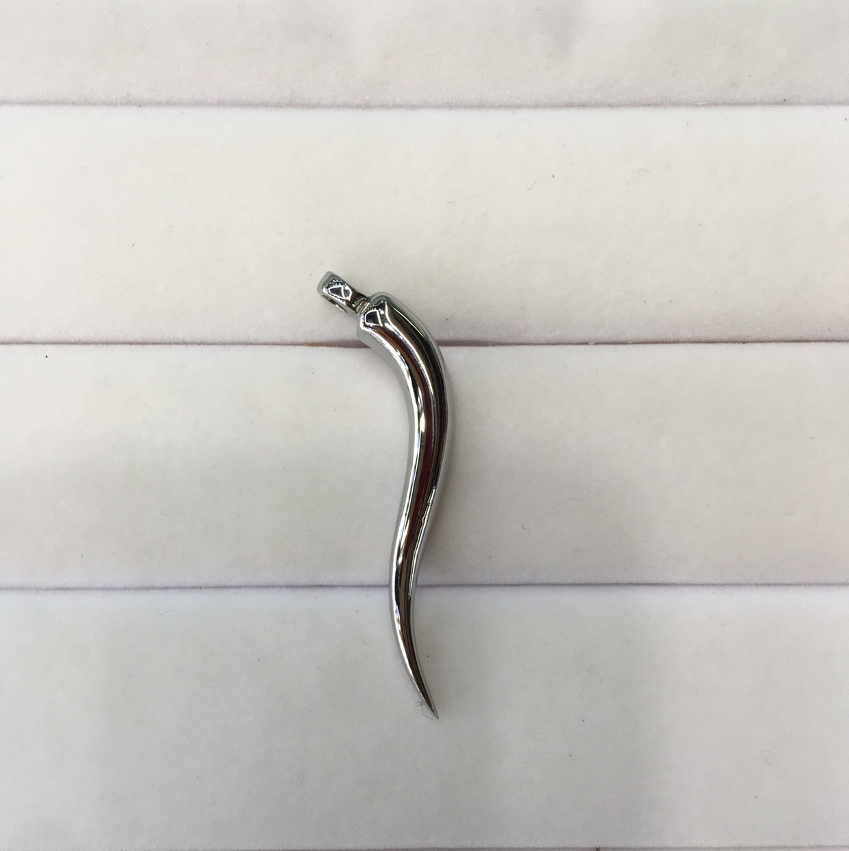 Stainless steel horn pendant thumbnail