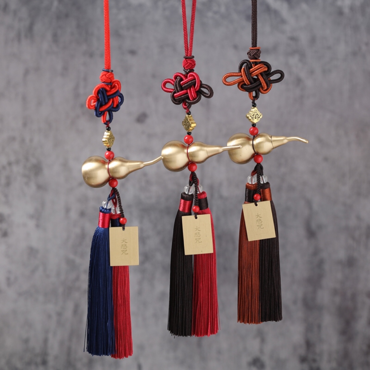 Pure copper car pendants, copper gourd pendants, Great Compassion Mantra scripture pendants to ward off evil and ensure safety, Heart Sutra and Shurangama Mantra pendants details Picture