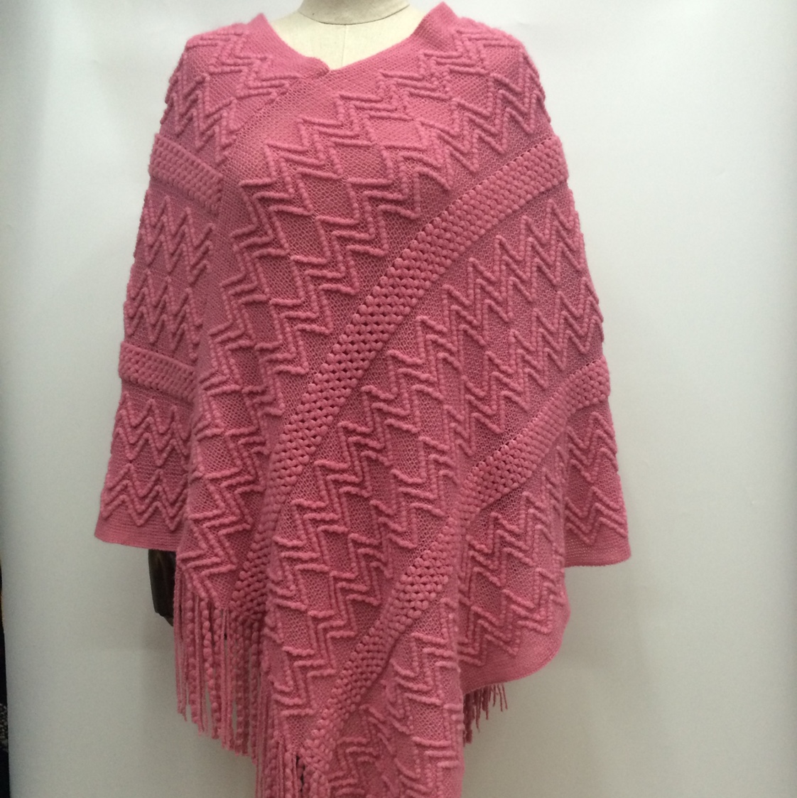 Wavy mesh shawl
