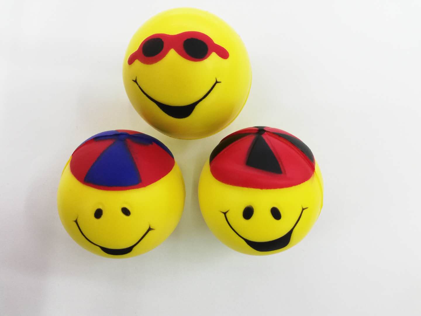 5.5cm cap smiley ball thumbnail