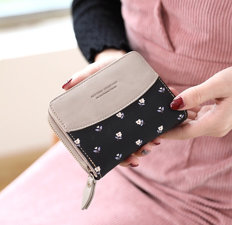 2020新款钱包女短款简约学生印花折叠小清新两折拉链零钱包白底实物图