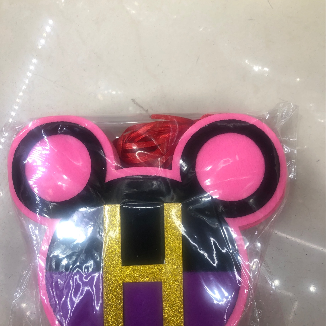 Wholesale of non-woven fabric birthday three-dimensional hanging strips and color strips 01 Application Scenario