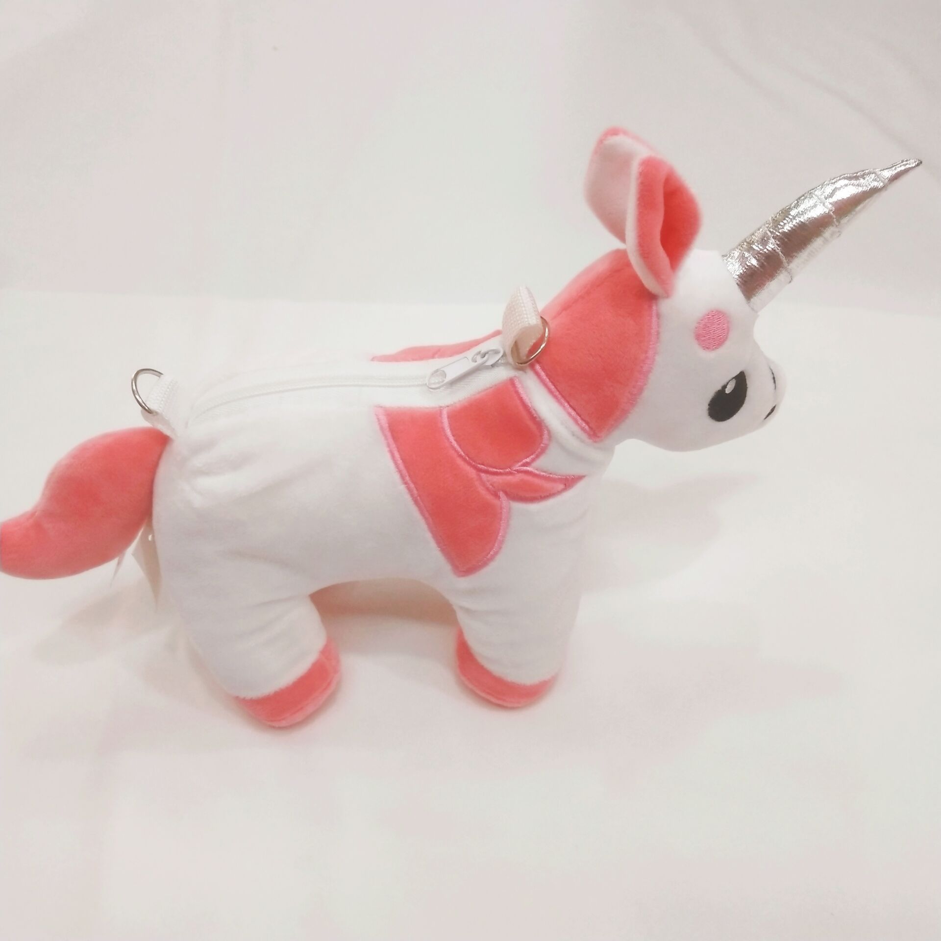New unicorn plush bag Women's crossbody bag New cute unicorn plush toy crossbody bag Application Scenario