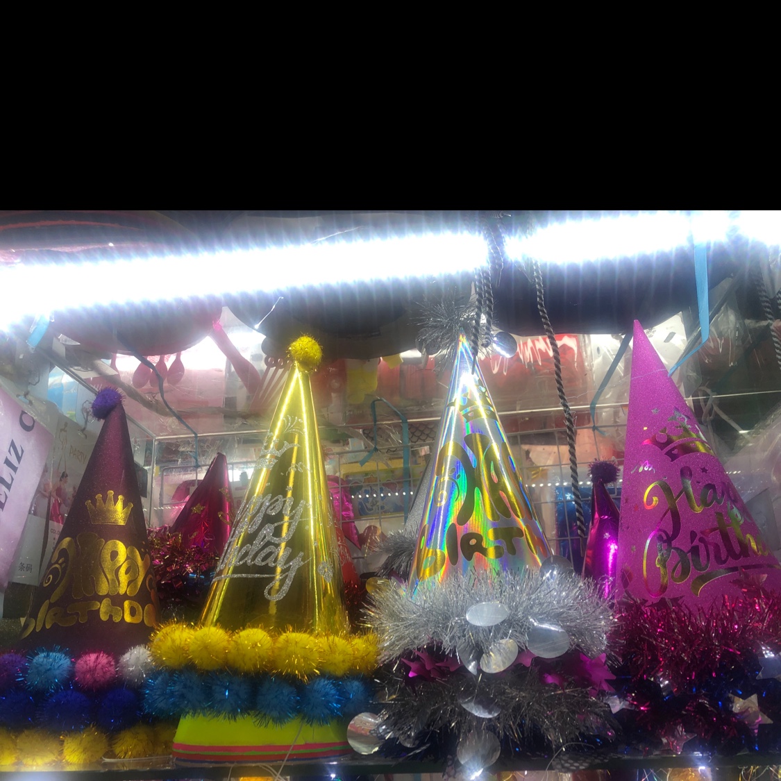 Wholesale of birthday gilding gold pink hats, party birthday hats, festival hats and decorative items 01 Application Scenario