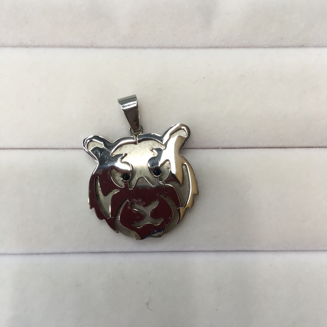 Stainless steel lion pendant
