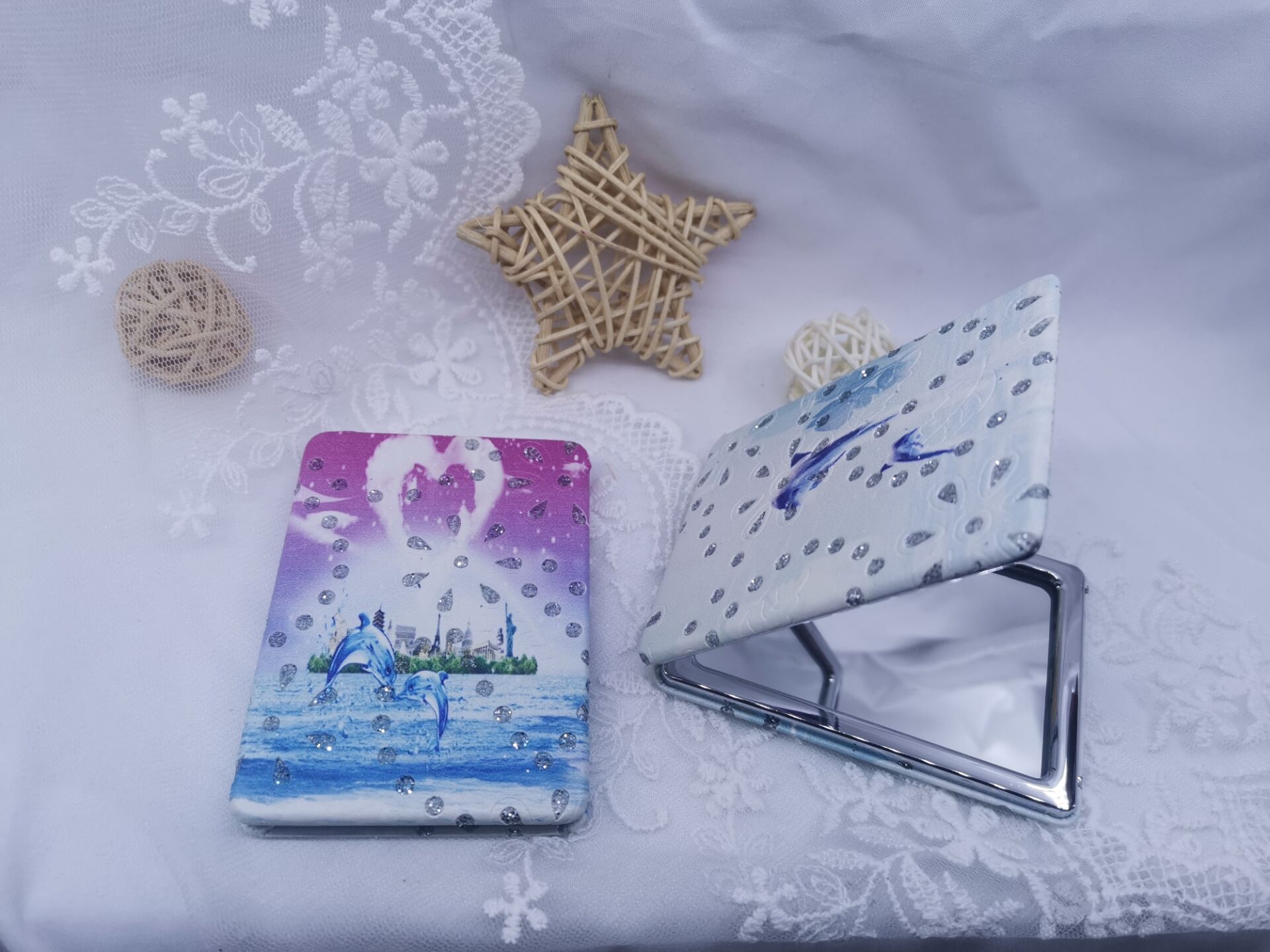 双面皮革海豚带钻化妆镜女生宿舍小镜子随身时尚化妆镜便携折叠镜详情图3