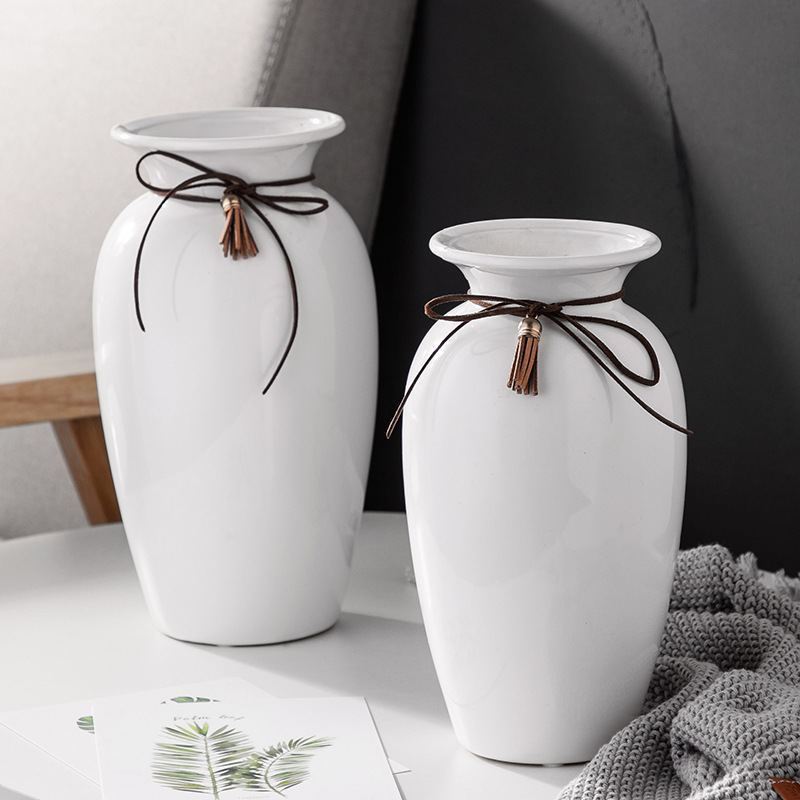 Modern and simple vase Application Scenario