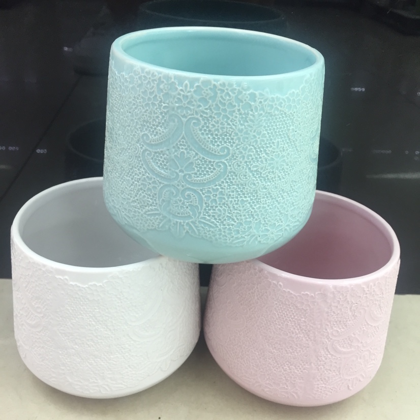 Lace flowerpots are sold in bulk by the box
