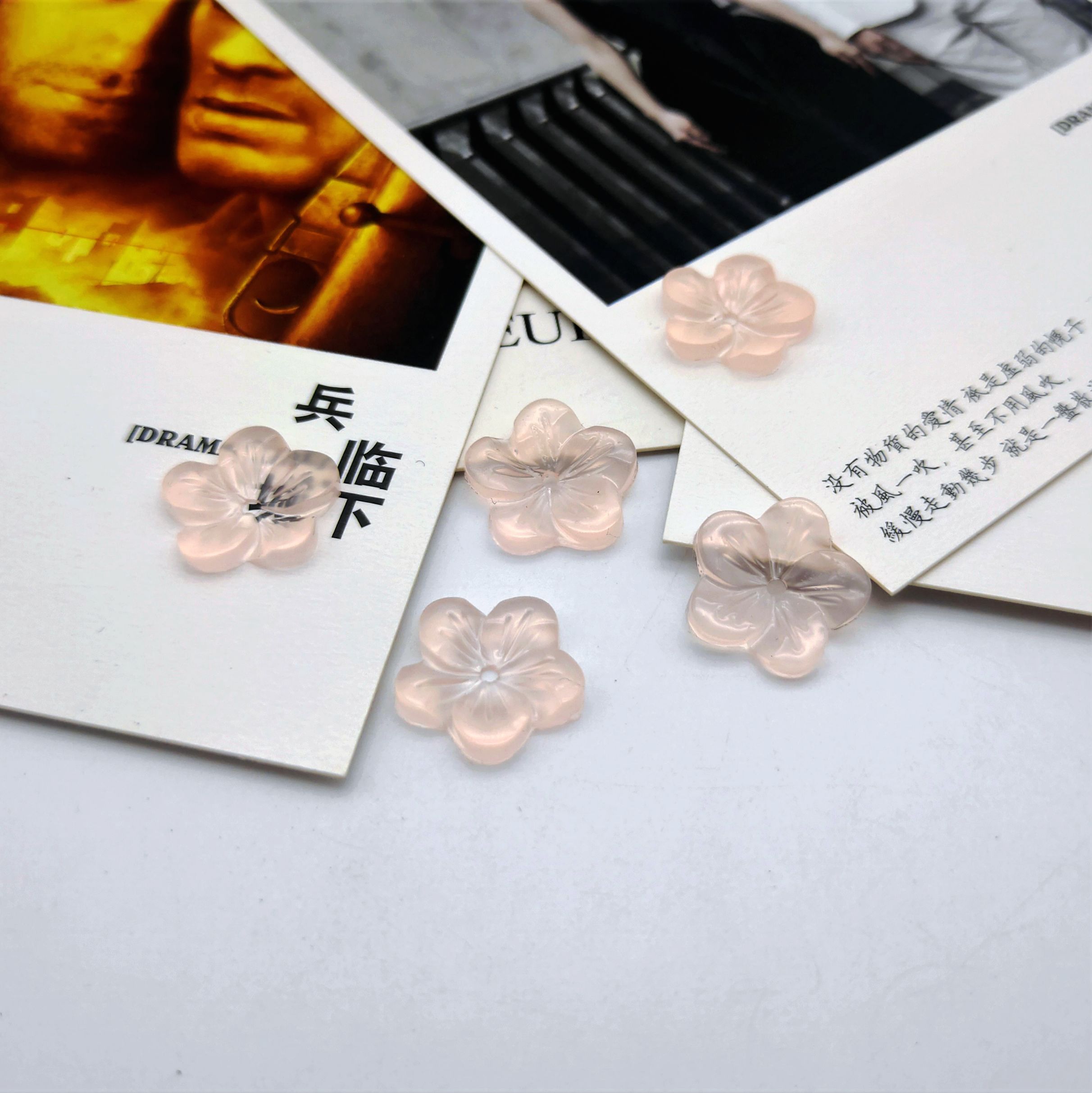 Resin flower five-petal imitation shell plum blossom handcrafted diy hairpin, step shaking hair crown, Hanfu element accessories Item Picture