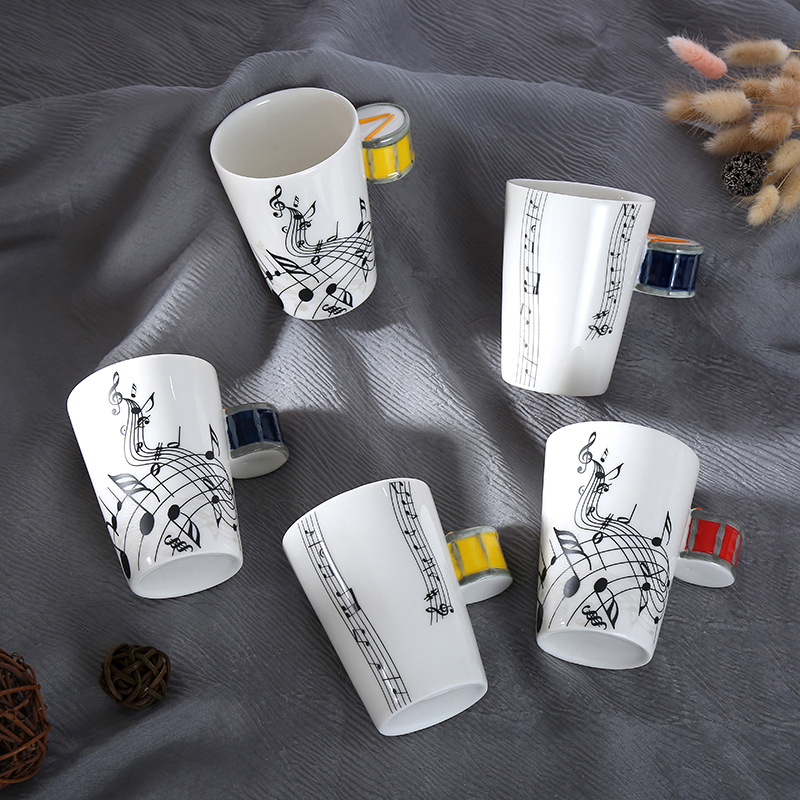 Small ceramic electric guitar Musical Instruments, ins milk cups, coffee cups, note water cups, mugs, music cups, factory direct sales details Picture