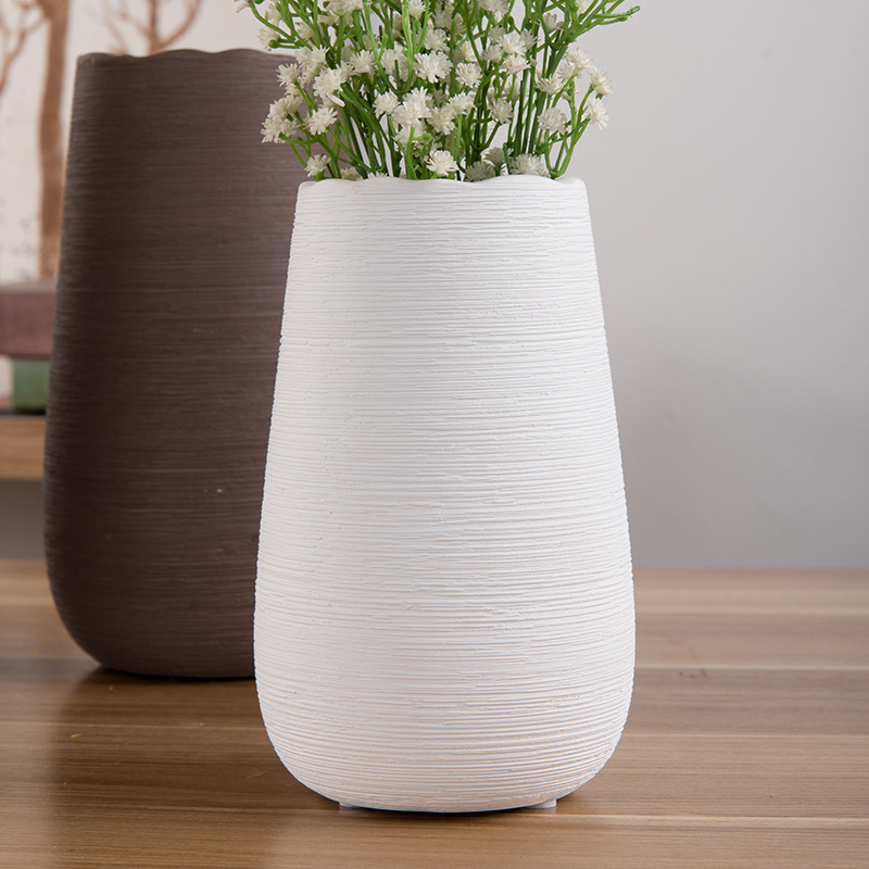 Hand-brushed vase Application Scenario
