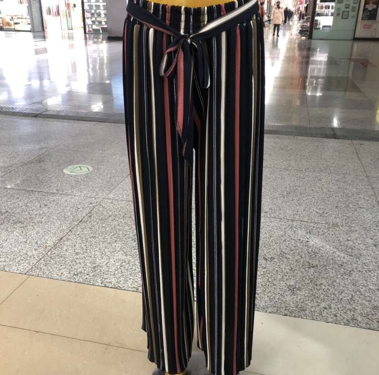 条纹褶皱裤